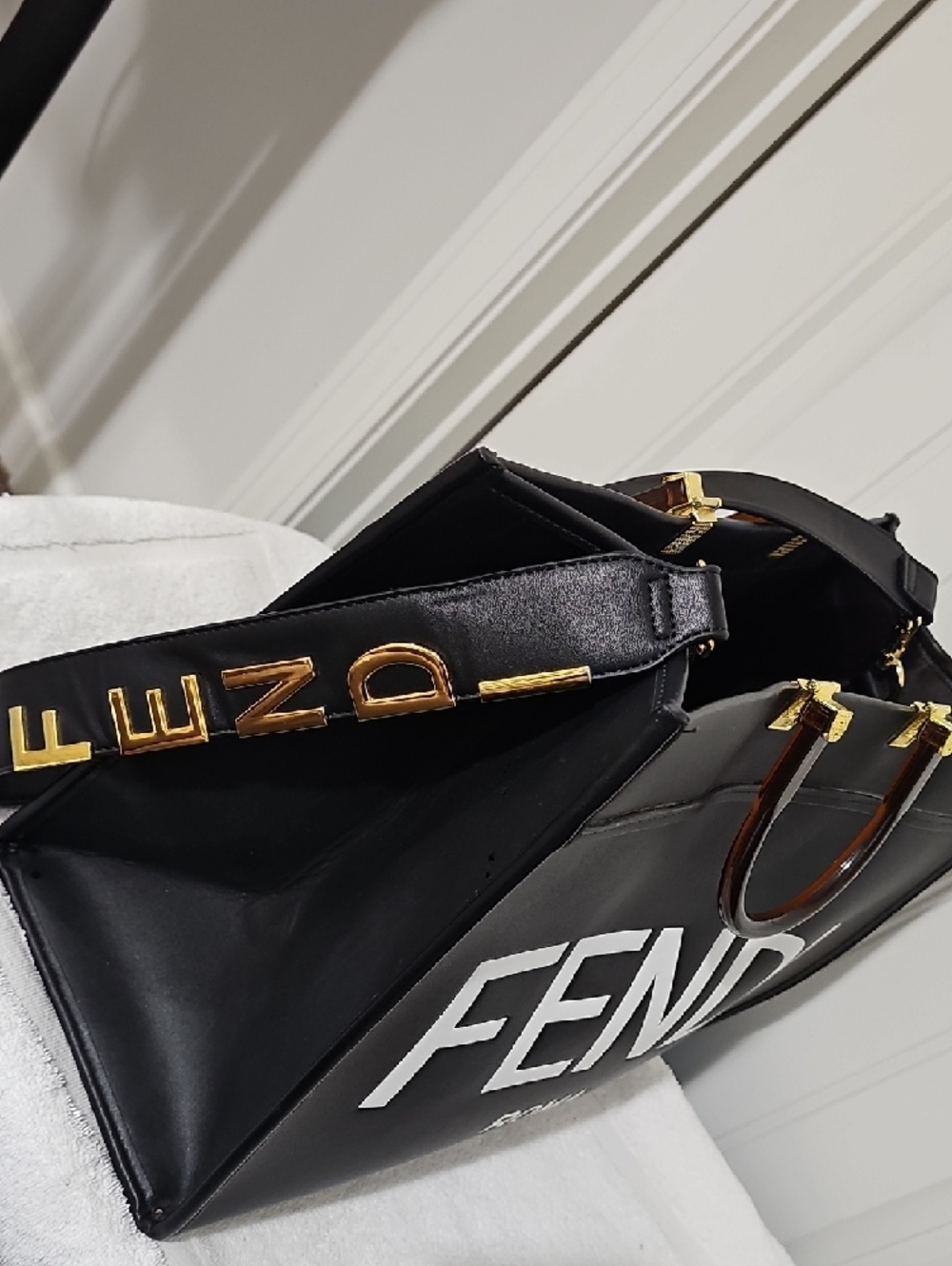 Fendi Black Leather Roma Logo Tote with Gold Accents - Picture 7 of 7